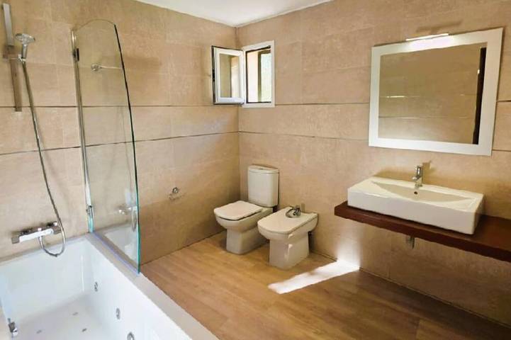 Villa La Tierra: Herrliche Villa Mit Blick Auf Das Meer Und Die Sierra in Palma, Mallorca Westen