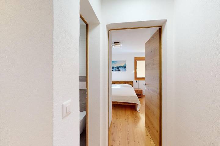 Ganze Wohnung, Moderne 2-Zimmer-Wohnung im 3. in Bregaglia, Sankt Moritz