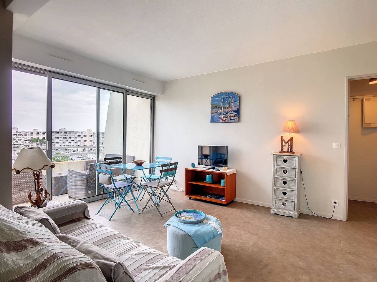 Apartamento entero, Encantador F2 con terraza, vista al mar y estacionamiento, Carnon in Carnon-Plage, Mauguio