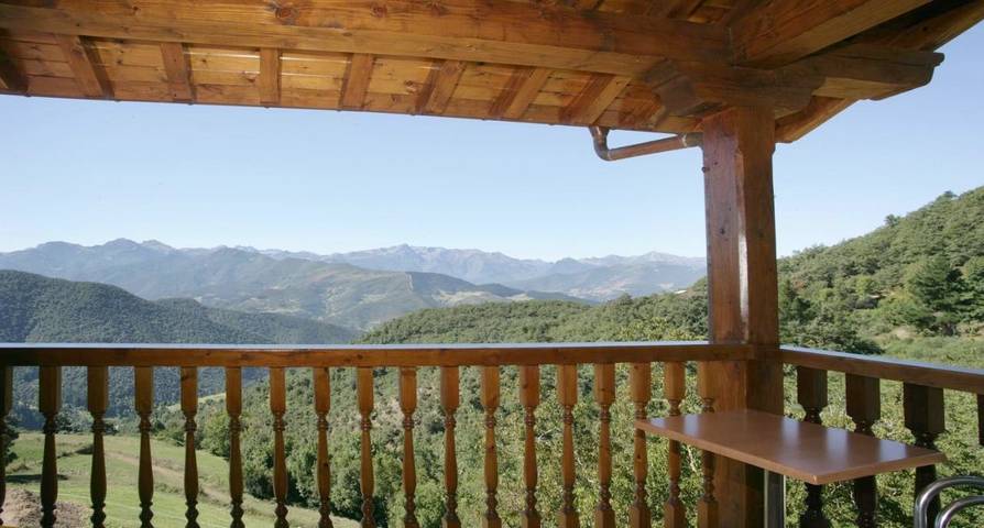 Casa rural para 3 personas, con Terraza y Jacuzzi además de Jardín y Piscina en Liébana - 2