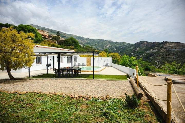 Casa rural para 5 personas, con Balcón y Terraza además de Jardín y Piscina en Lanjarón - 2
