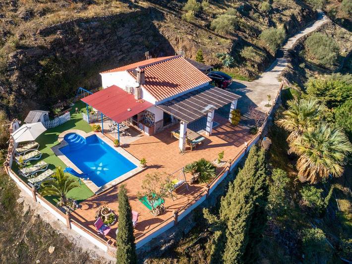 Ferienhaus für 5 Personen, mit Terrasse und Pool in Torrox