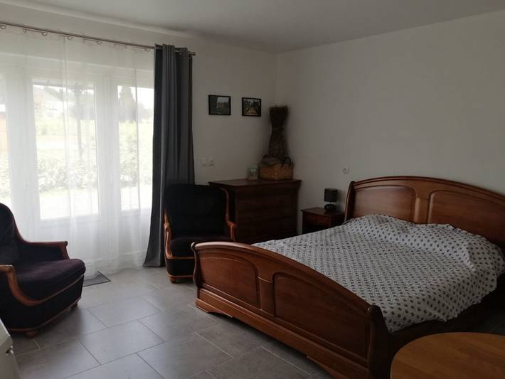 Gîte pour 2 personnes, avec terrasse ainsi que piscine et jardin à Chenonceaux