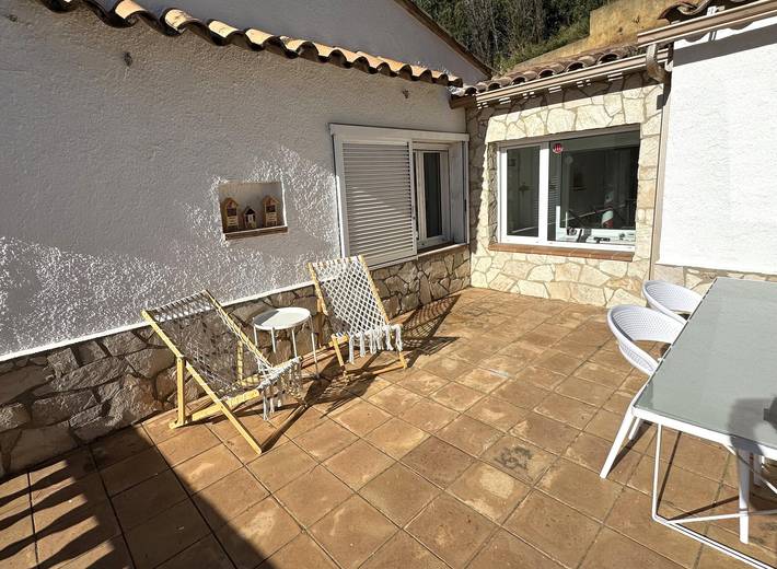 Chalet para 6 personas, con jardín además de piscina y terraza en Cataluña - 4