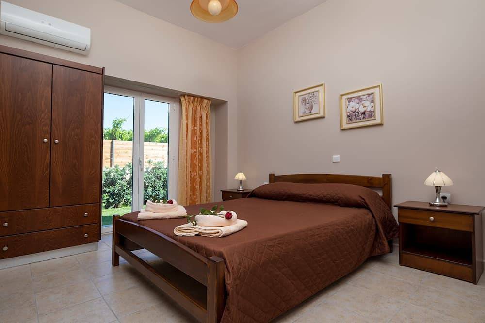 Villa Liakada: Direkt am Meer mit eigenem Pool in Nopigia, Chania und Umgebung