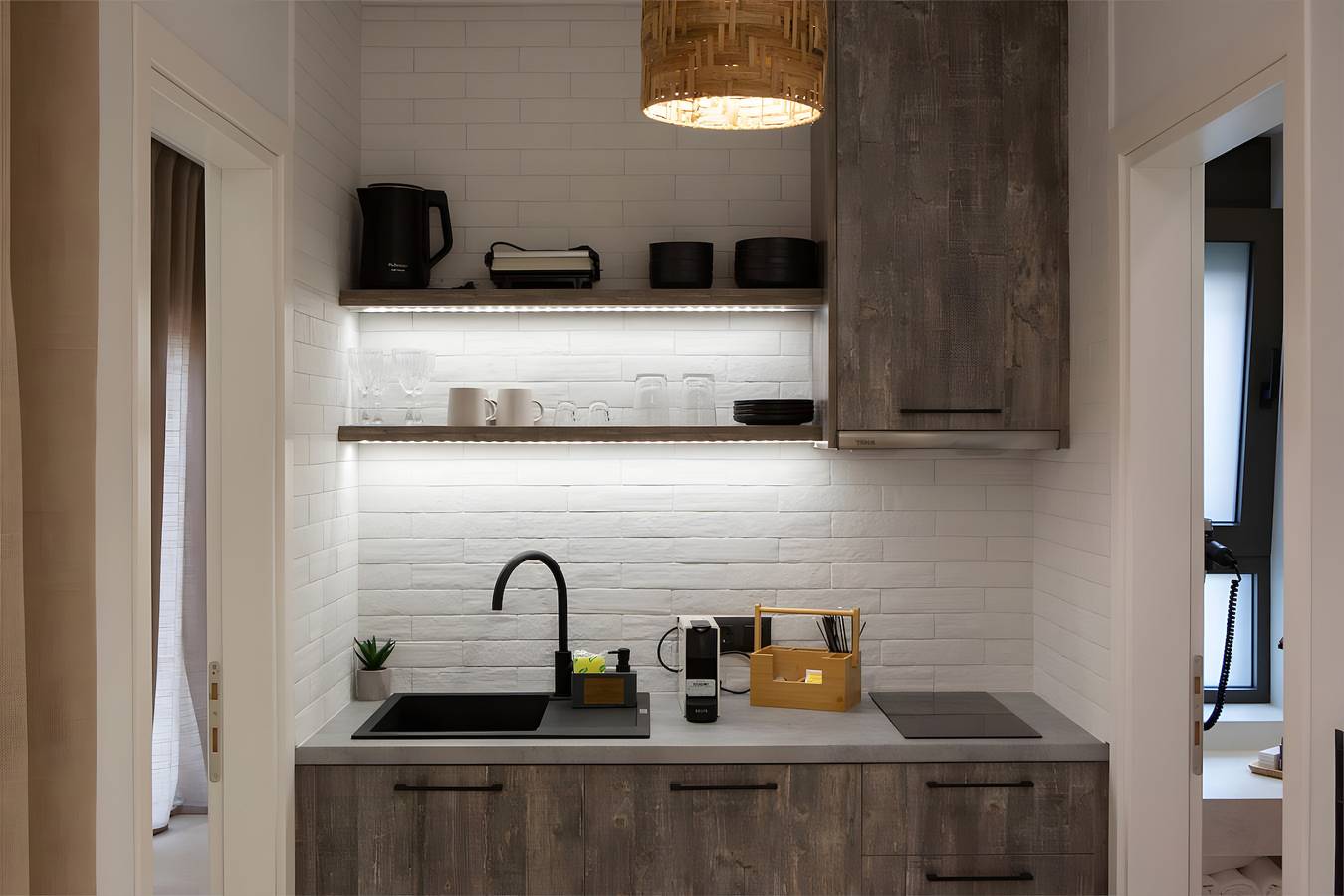 Entire apartment, Apartment 'Elfam City Suite B' with Shared Terrace, Wi-Fi and Air Conditioning in Lefkada City, Greece