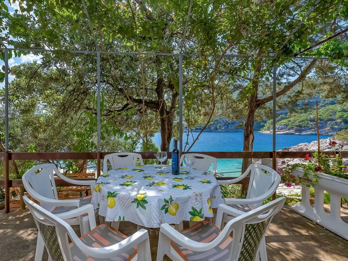 Ferienhaus für 6 Personen, mit Terrasse und Garten auf Hvar - 2
