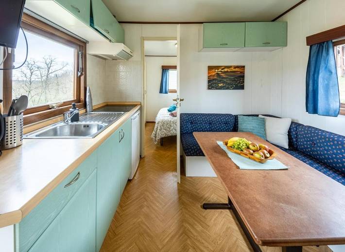 Camping für 4 Personen, mit Terrasse und Ausblick sowie Seeblick in Tschechien - 3