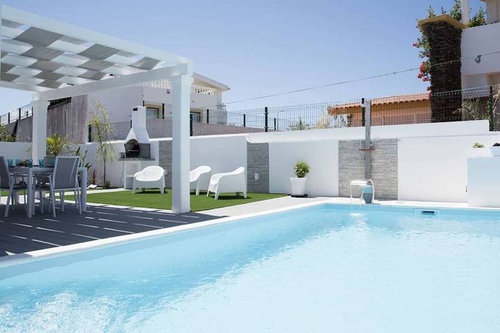 Ferienhaus für 10 Personen, mit Balkon und Garten in Porto Covo