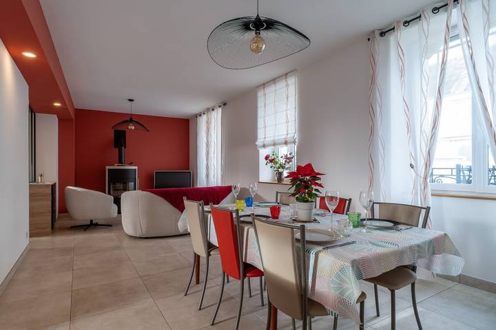 Location de vacances pour 6 personnes, avec terrasse et jardin à Dinéault