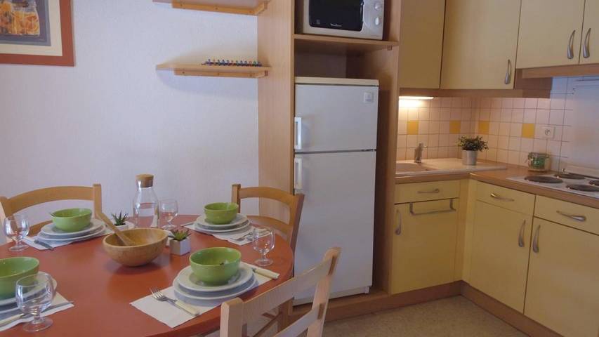 Parc de vacances pour 8 personnes, avec vue et piscine ainsi que jardin et bassin pour enfant, animaux acceptés à Florac - 2