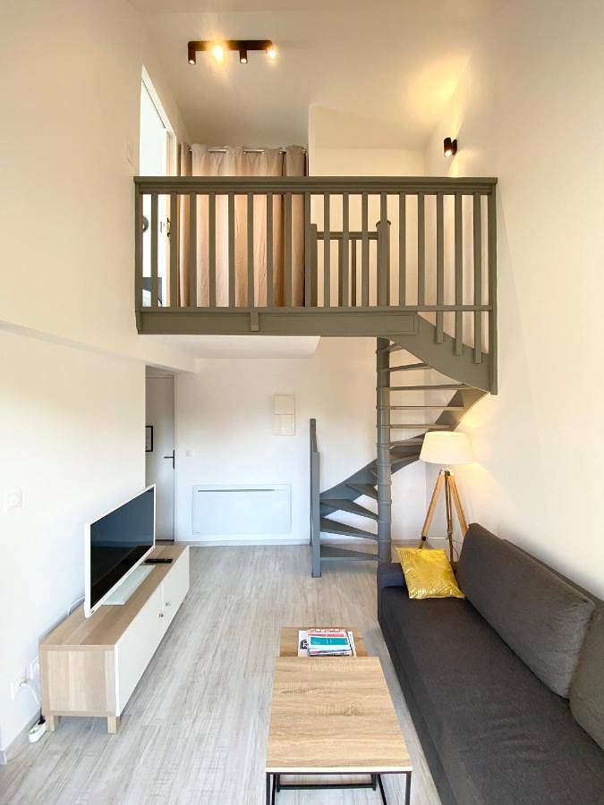 Appartement entier, Apartment with Balcony in Tourgéville, Région de Lisieux