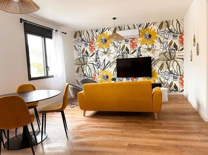Gîte pour 4 personnes, avec jardin et terrasse dans Saint-Léger-du-Bourg-Denis
