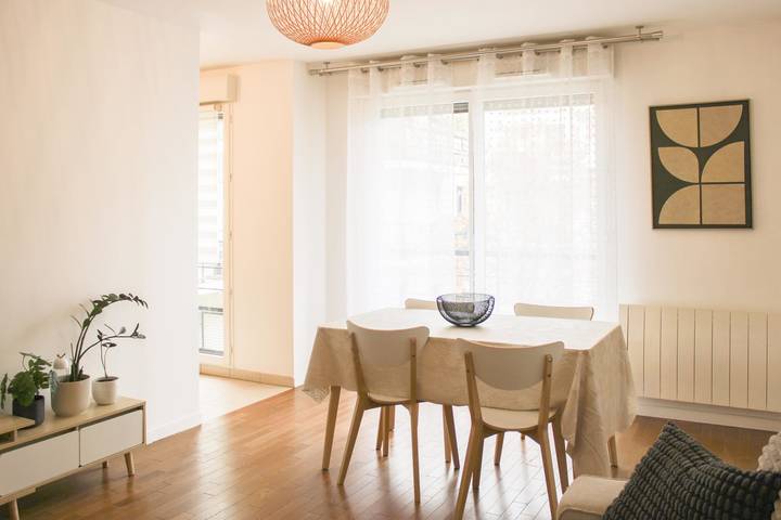 Appartement entier, Appartement avec balcon et parking proche métro in Asnières-sur-Seine, Hauts-de-Seine