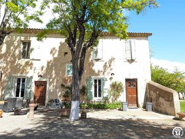 Gîte pour 8 personnes, avec piscine à Puisserguier