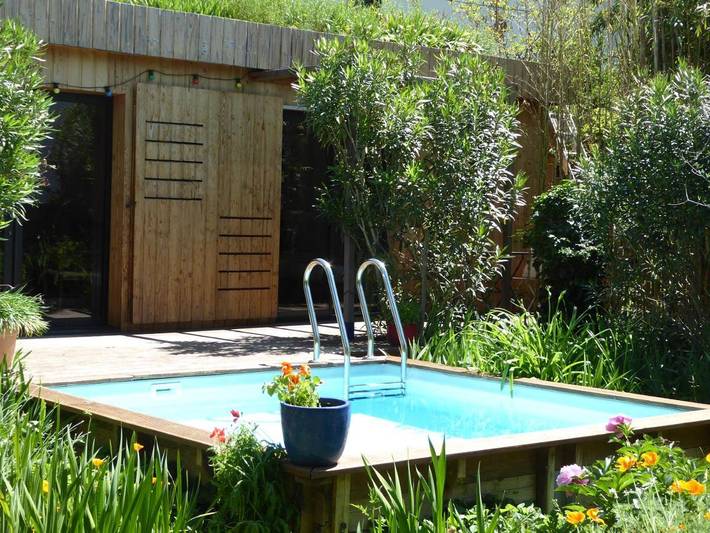 Location de vacances pour 2 personnes, avec jardin et piscine ainsi que terrasse et vue à Valence - 3