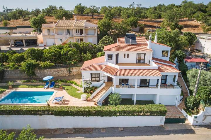 Casa de férias para 6 pessoas, com Varanda e Jardim em Boliqueime