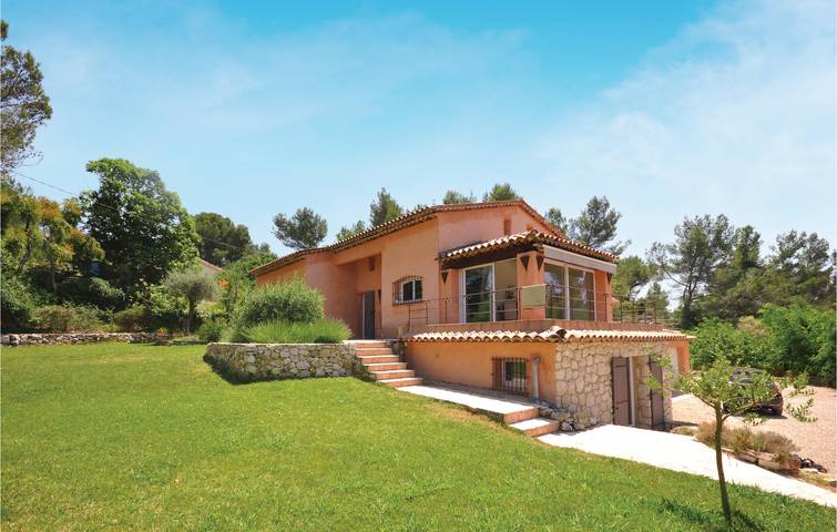 Location de vacances pour 8 personnes à Roquefort-les-Pins