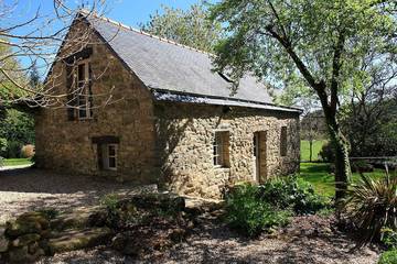 Gîte pour 4 personnes, avec jardin à Ploërdut