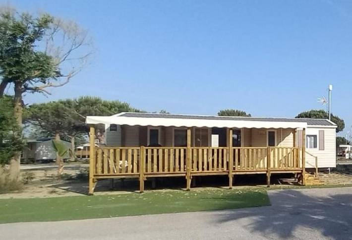 Camping pour 6 personnes, avec jacuzzi ainsi que jardin et piscine, animaux acceptés à Torreilles - 4