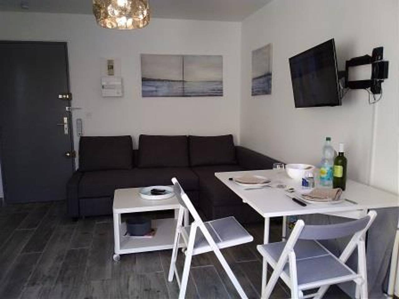 Appartement entier, Gruissan - Studio rénové climatisé 2/3 pers, parking sécurisé, à 50m de la plage du Grazel in Gruissan (Ville), Gruissan