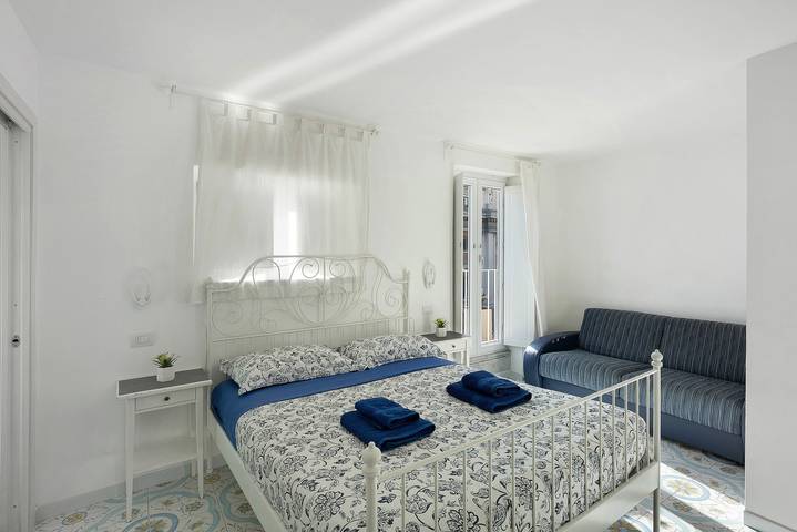 Ferienwohnung für 5 Personen, mit Balkon in Salerno