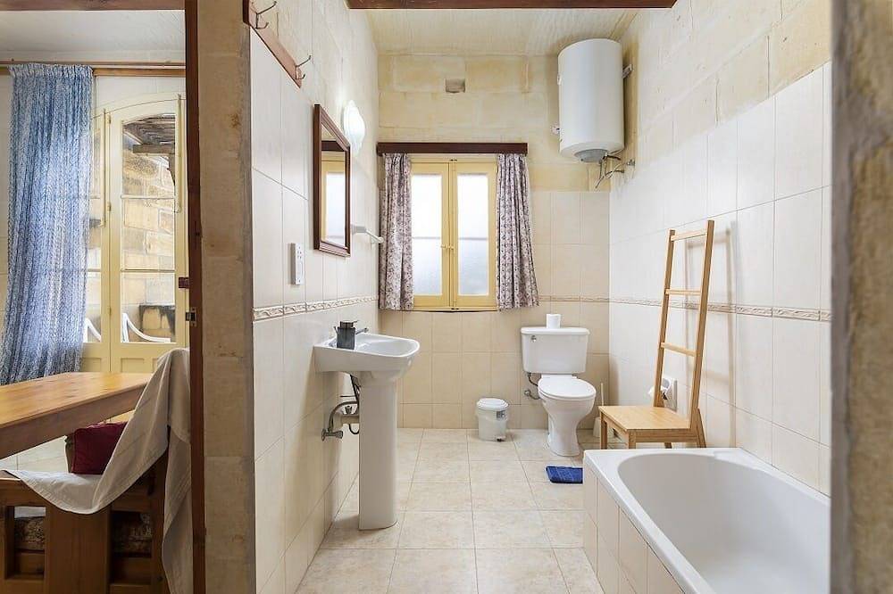 Tal-Kitarra Villa in Santa Lucia in Santa Luċija (Gozo), Kercem