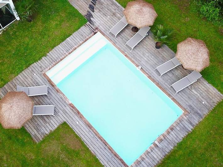 Location de vacances pour 20 personnes, avec jacuzzi ainsi que jardin et piscine à Treuzy-Levelay