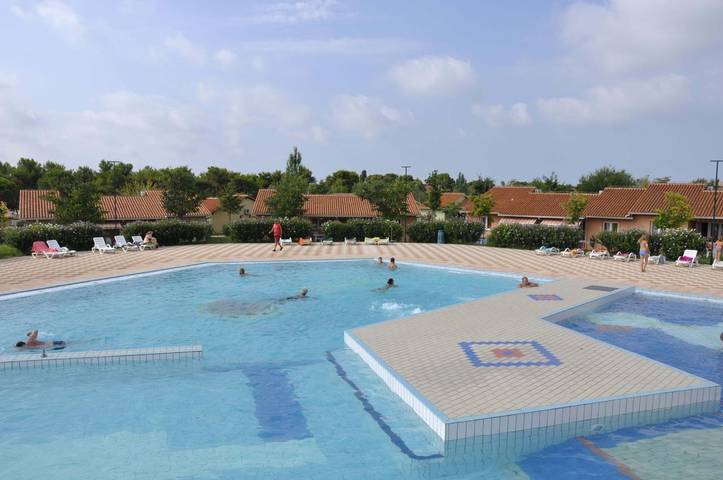 Village vacances pour 7 personnes, avec Piscine en Croatie