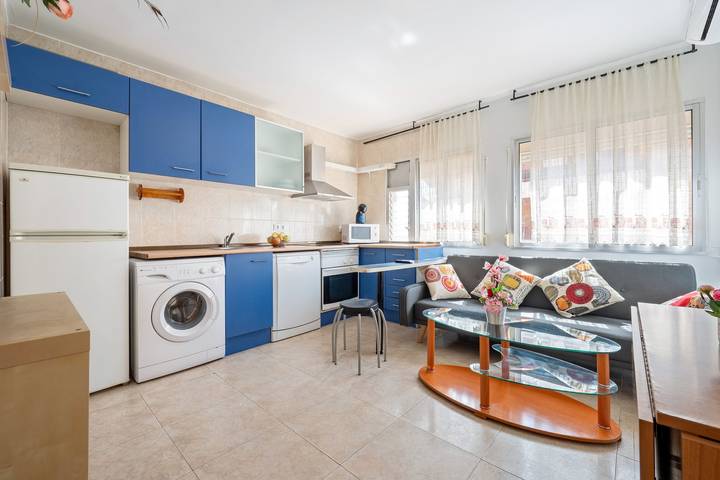 Ganze Wohnung, Ferienwohnung 'A 100m De La Playa Salou' mit Balkon, Wlan und Klimaanlage in Platja de Ponent (Salou), Salou