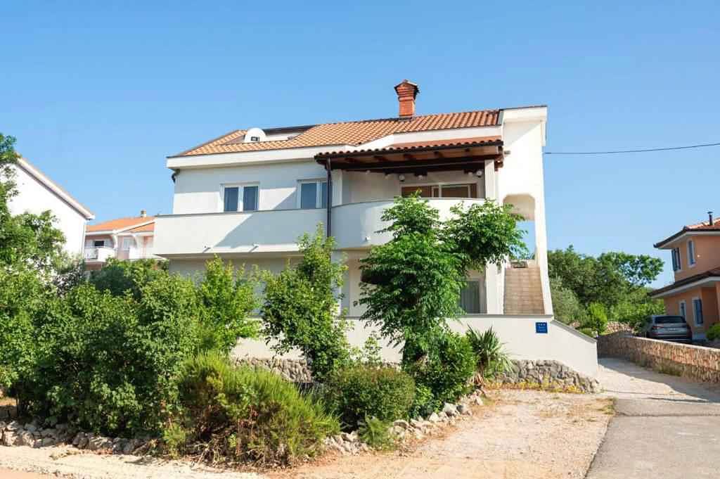 Ganze Ferienwohnung, Ferienwohnung mit Klimaanlage und Grill in Strandnähe  in Klimno, Krk