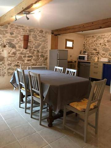 Gîte pour 4 personnes, avec vue ainsi que piscine et terrasse à Lempaut