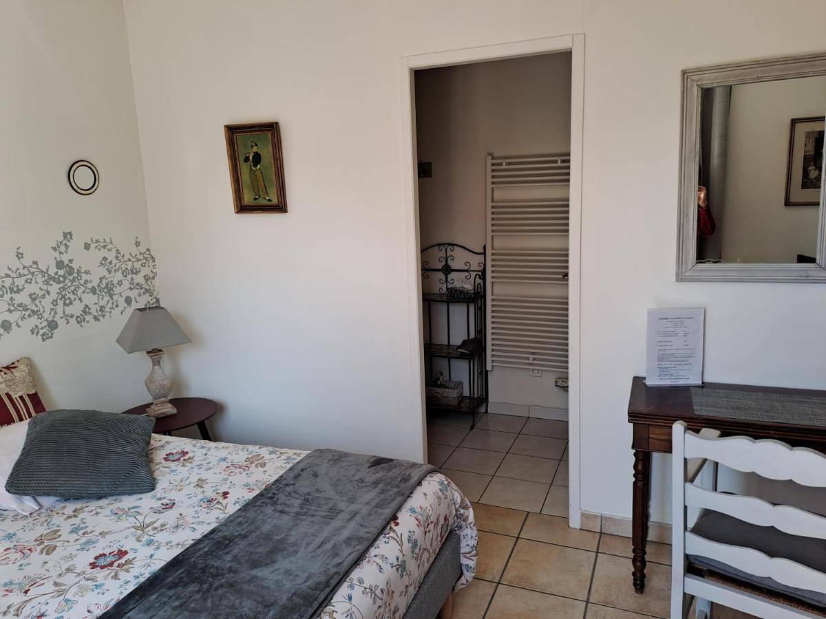 Double Room with Garden View in Montépilloy, Oise