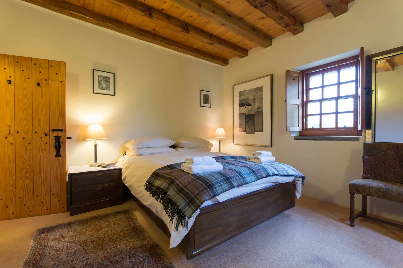 Historic 6-Bedrooms Castle Retreat in Region Fife