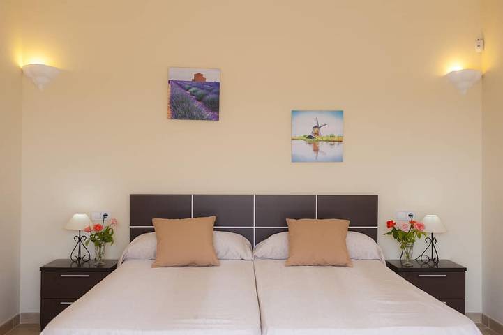 Finca mit Whirlpool für 8 Personen, mit Whirlpool und Terrasse sowie Garten in Santanyí - 2