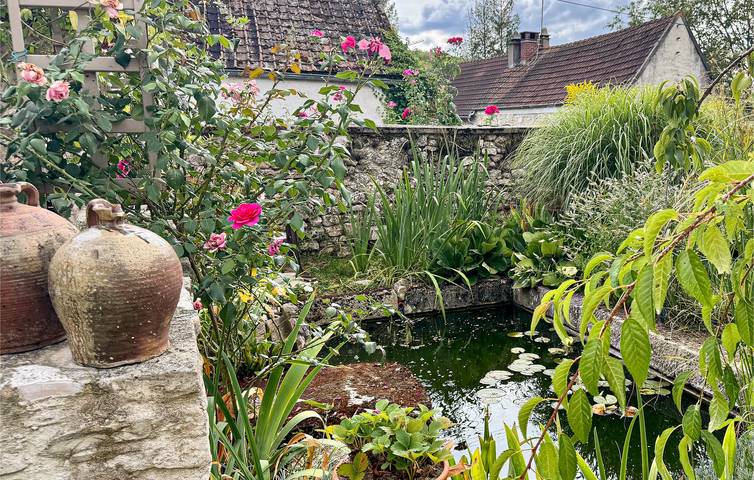 Acogedor apartamento a orillas del río en Vétheuil con WiFi y jardín in Vienne-en-Arthies, Parque natural regional del Vexin Francés