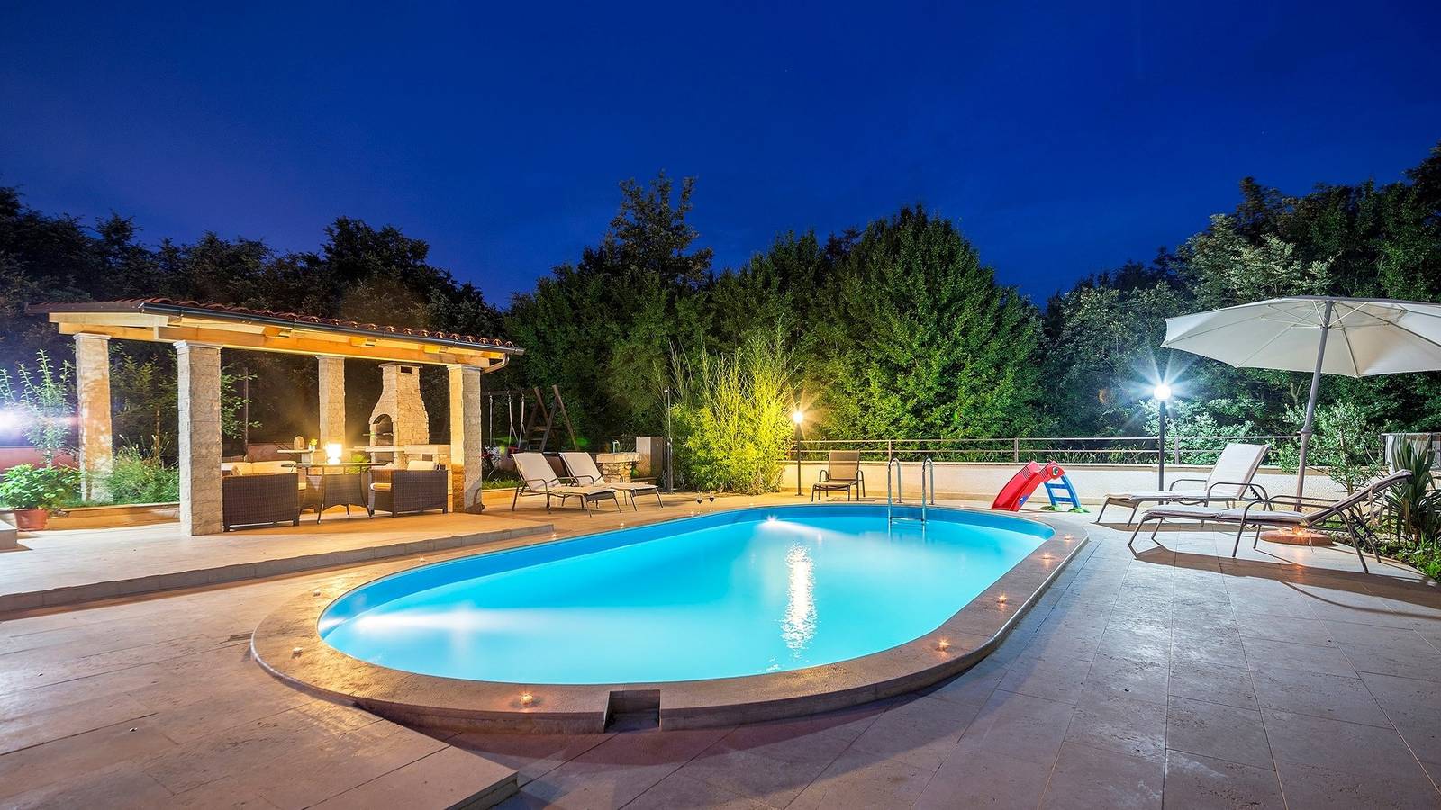 Charmante Villa Lucia mit beheiztem Pool in Vodnjan, Grad Vodnjan