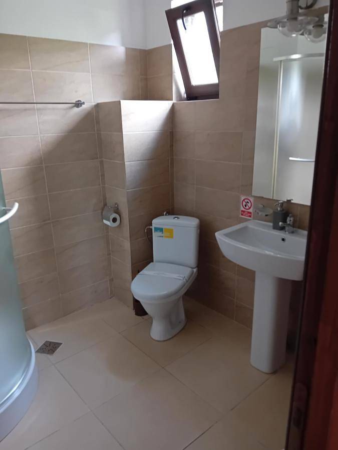 Maison d’hôte pour 24 personnes, avec jardin et vue dans Bicaz - 4