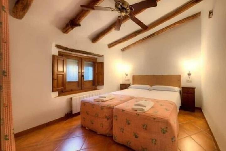 Gîte pour 2 personnes, avec Balcon ainsi que Jardin et Piscine à La Zubia - 2