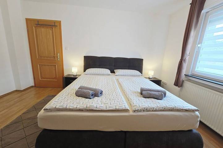 Ganze Wohnung, Ferienwohnung 1 - Nähe Phantasialand, Köln, Bonn, Brühl in Weilerswist, Rheinland