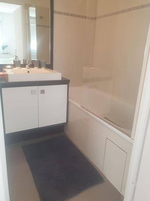 Appartement entier, One-Bedroom Apartment in Morangis, Essonne