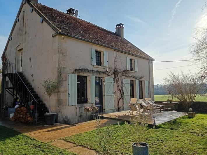 Location de vacances pour 6 personnes, avec Terrasse ainsi que Piscine et Vue à Andryes