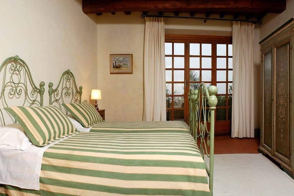 Ganze Wohnung, Geräumige Wohnung La Colonna mit Blick auf die Weinberge des Chianti Classico in Panzano In Chianti, Greve In Chianti