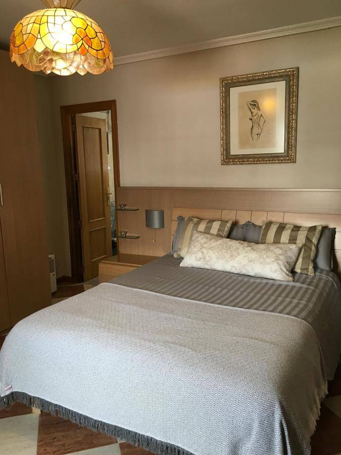 Casa de vacaciones para 7 personas, con vistas además de jardín y piscina - 1