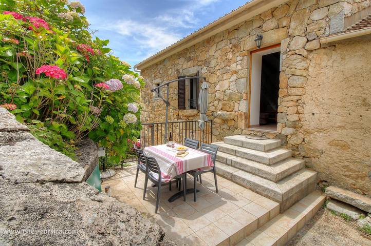 Gîte für 4 Personen, mit Terrasse und Ausblick - 1