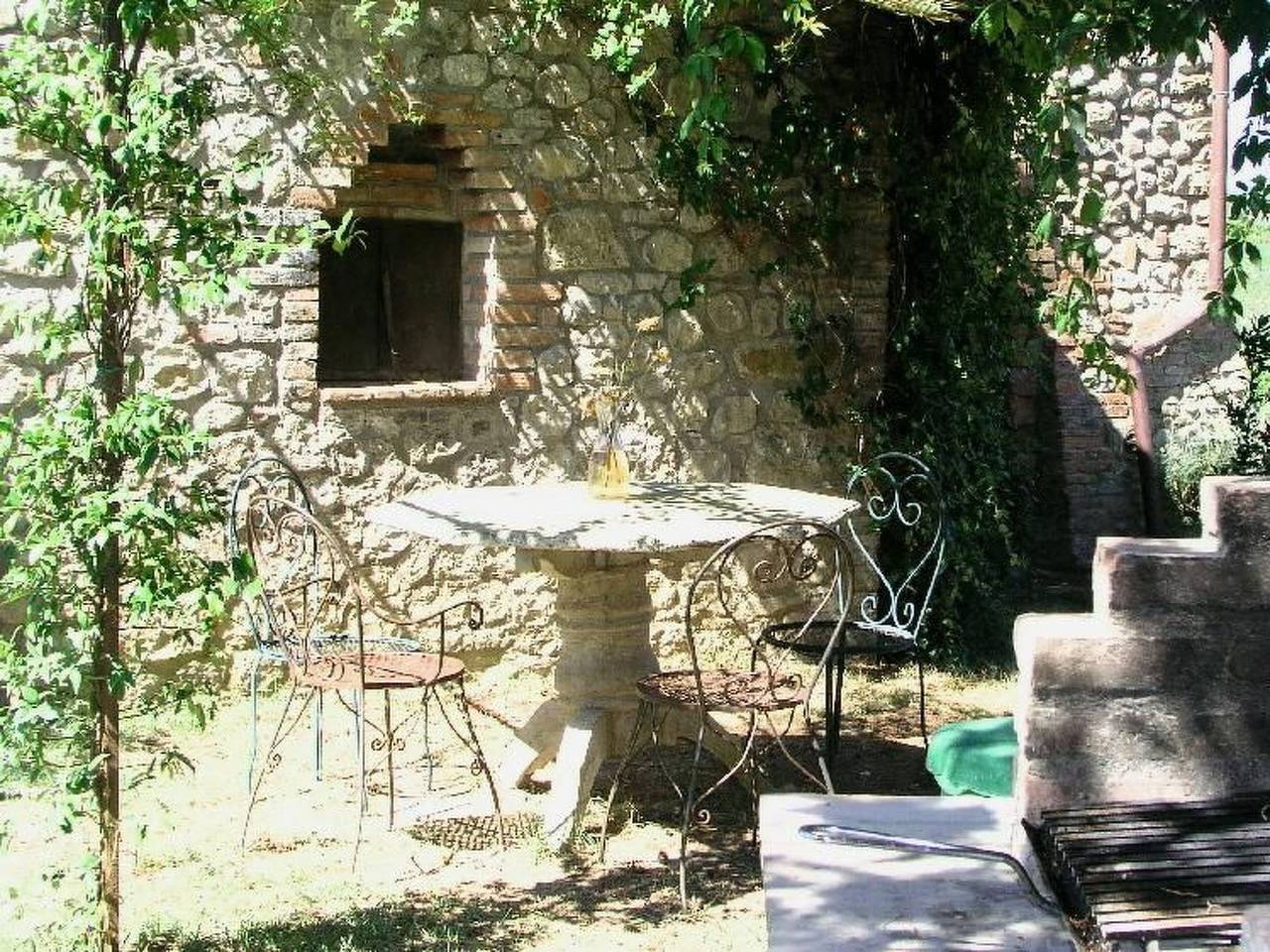 Ganze Wohnung, Im Obergeschoss mit eigener Laube auf Gartenebene in Monteleone d'Orvieto, Perugia Provinz