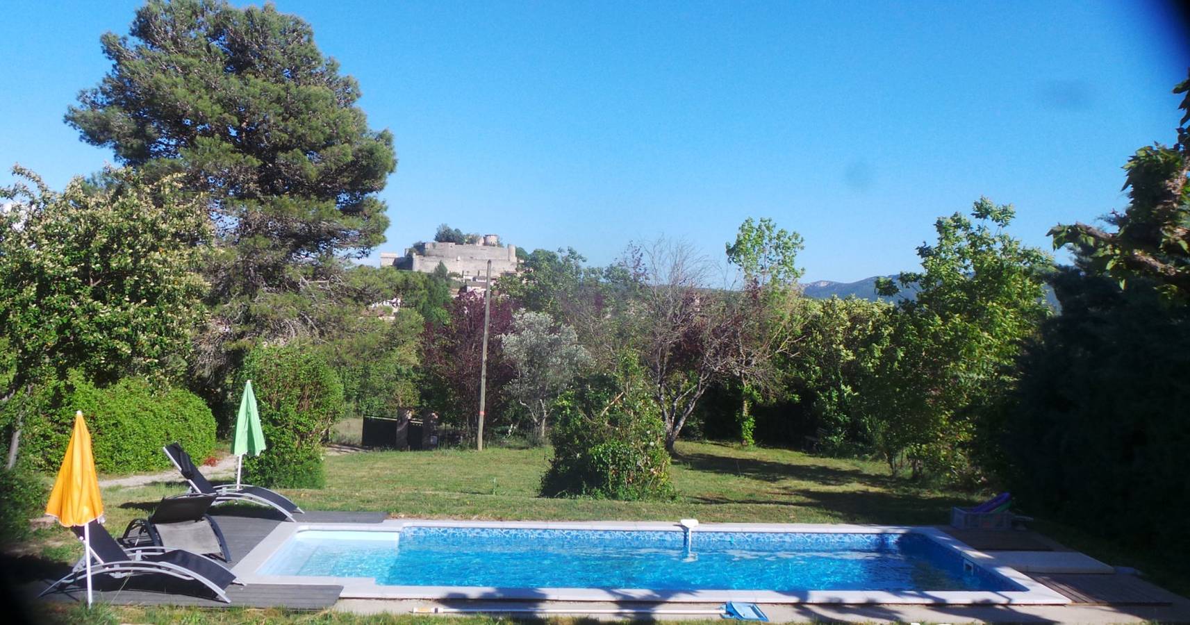 Maison sur grand terrain vue panoramique piscine in Mane, Parc naturel régional du Luberon