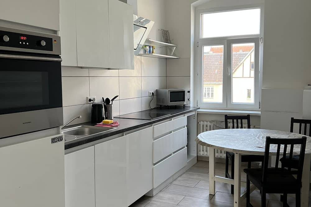 Ganze Wohnung, Steglitz Iv - schöne Wohnung mit Balkon, 3 Zimmern, Küche & Bad in Steglitz Berlin, Berlin