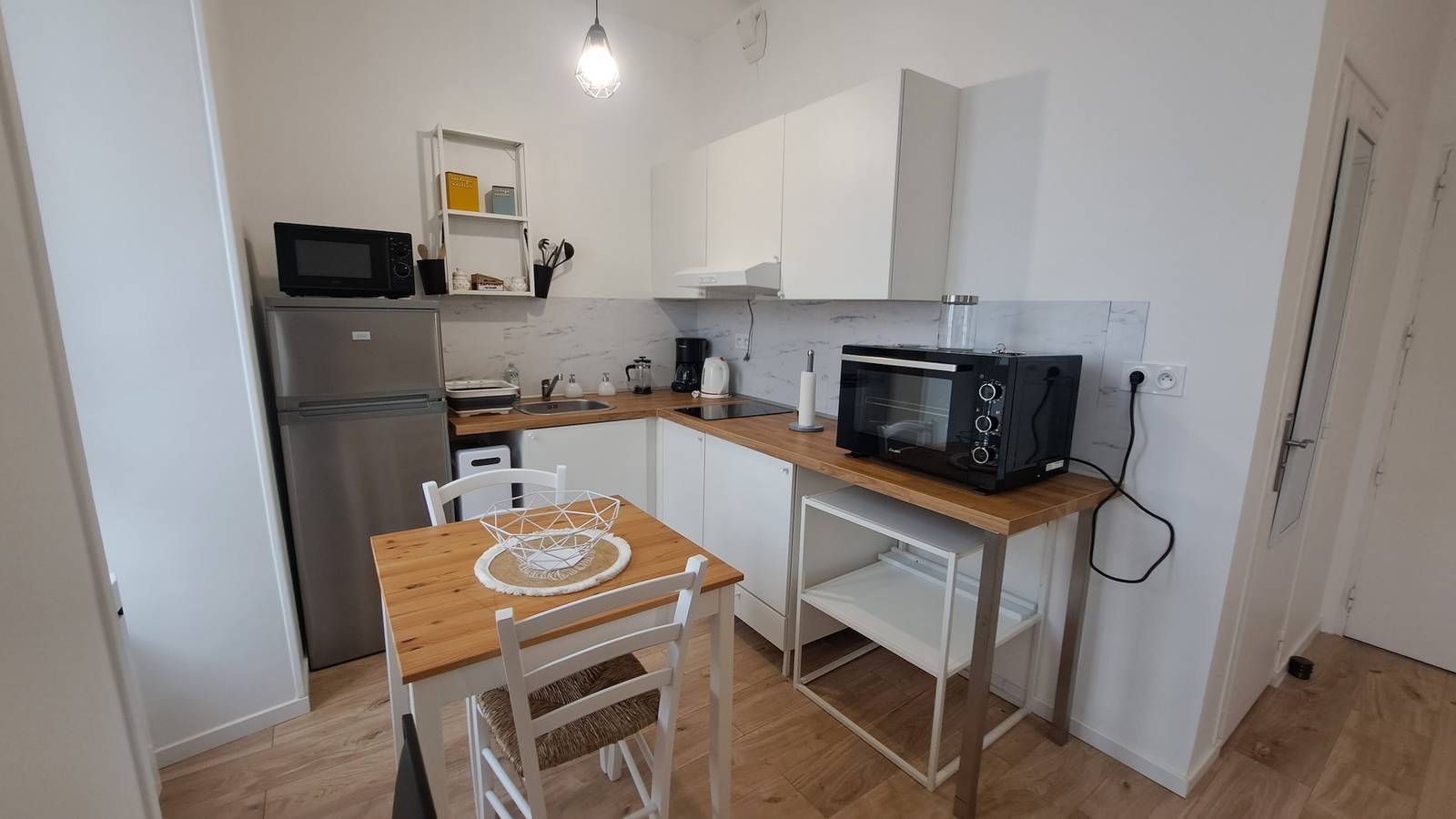 Ganzes Studio, Studio „Möbliert gegenüber den Thermen“ mit Wlan in Allevard, Isère