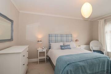 Log Cabin for 6 People in Bournemouth, South West England, Photo 1